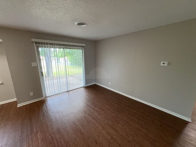 Building Photo - 1205 Kathey Dr