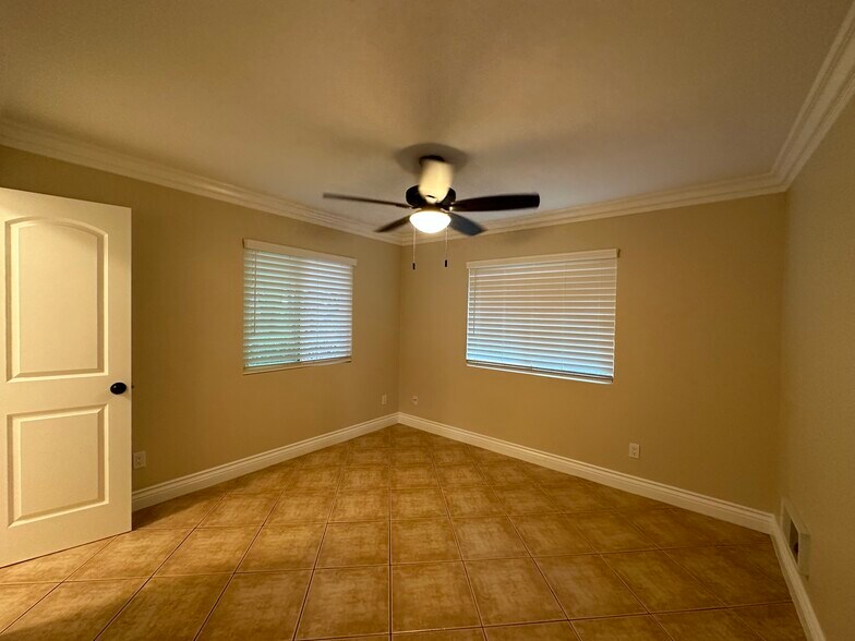 Building Photo - 227 Woodland Pky