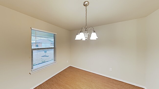 Building Photo - Very Nice 3 bedroom 2 bath home in MWC sch...