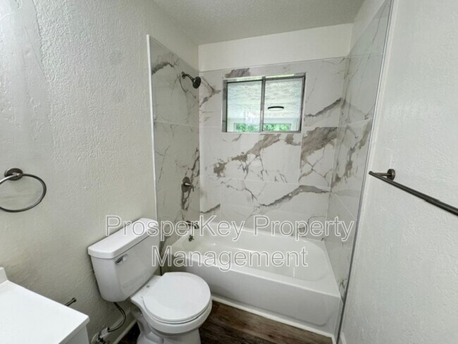 Building Photo - 6330 Newick Dr