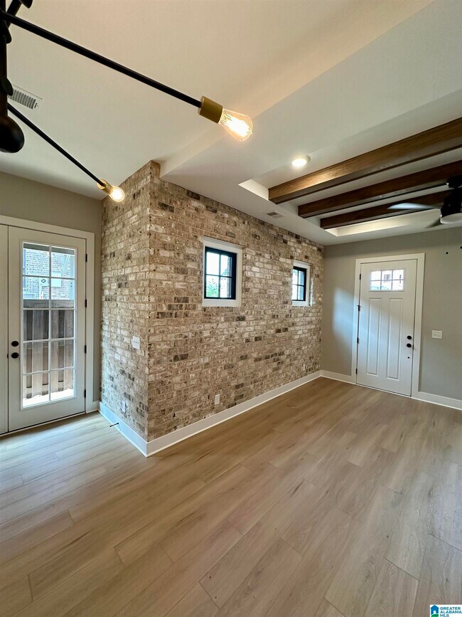 Building Photo - 1125 WINDSOR Sq