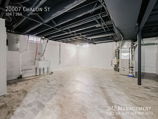 Building Photo - 20007 Chalon St