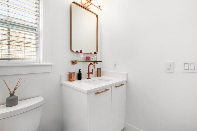 Building Photo - 1046 Wiley Bridge Rd