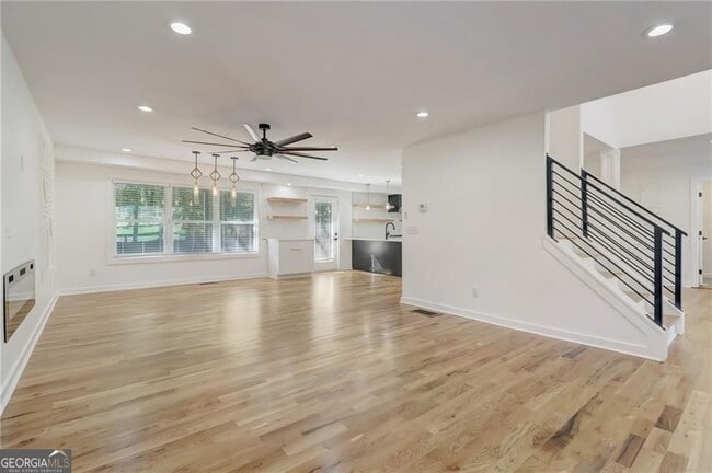 Building Photo - 3202 Kingsdale Dr SW