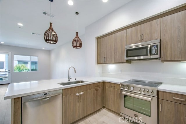 Primary Photo - 225 Elm Ave