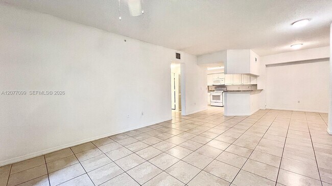 Building Photo - 3021 Alcazar Pl