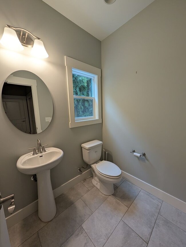 Building Photo - Long Term Rental -Oakley Area