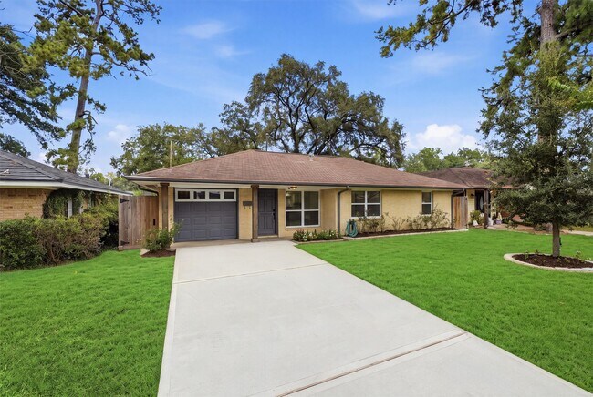Building Photo - 2014 Woodcrest Dr