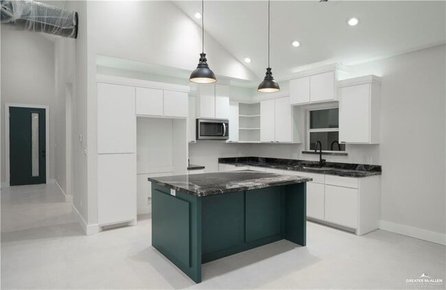 Building Photo - 16 Garman St