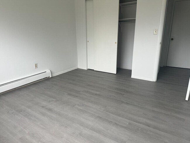 Building Photo - 620 Pedretti Ave