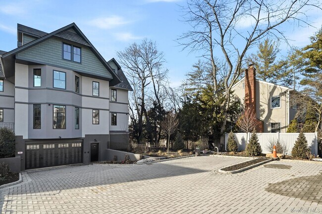 Building Photo - 34 Clinton Ave