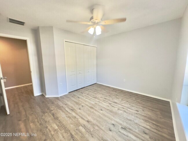 Building Photo - 204 Candlebark Dr