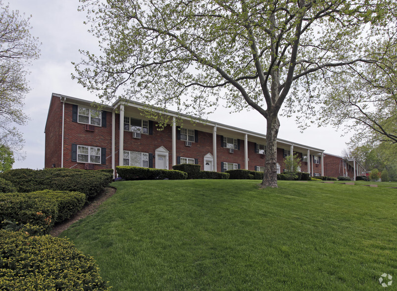 Primary Photo - Atrium Apartments