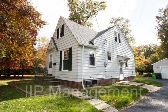 Building Photo - Beautiful 3 Bedroom house in South Euclid!