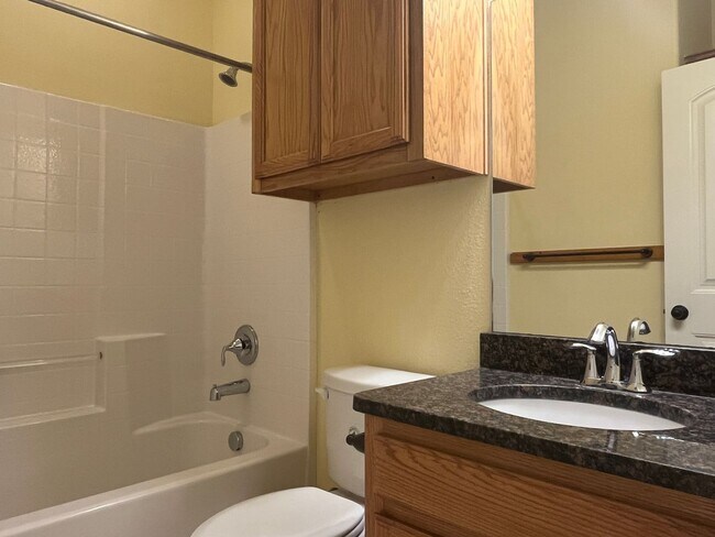 Building Photo - 2565 Sands Dr