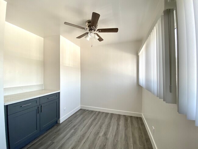 Building Photo - 4000 Sequoia St