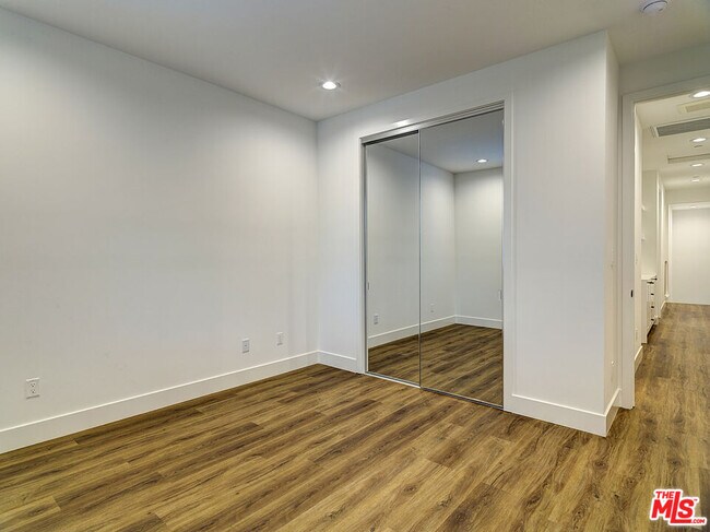 Building Photo - 5602 W 78th St