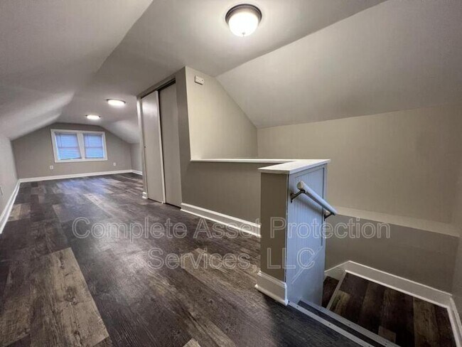 Building Photo - 2830 Blake Rd