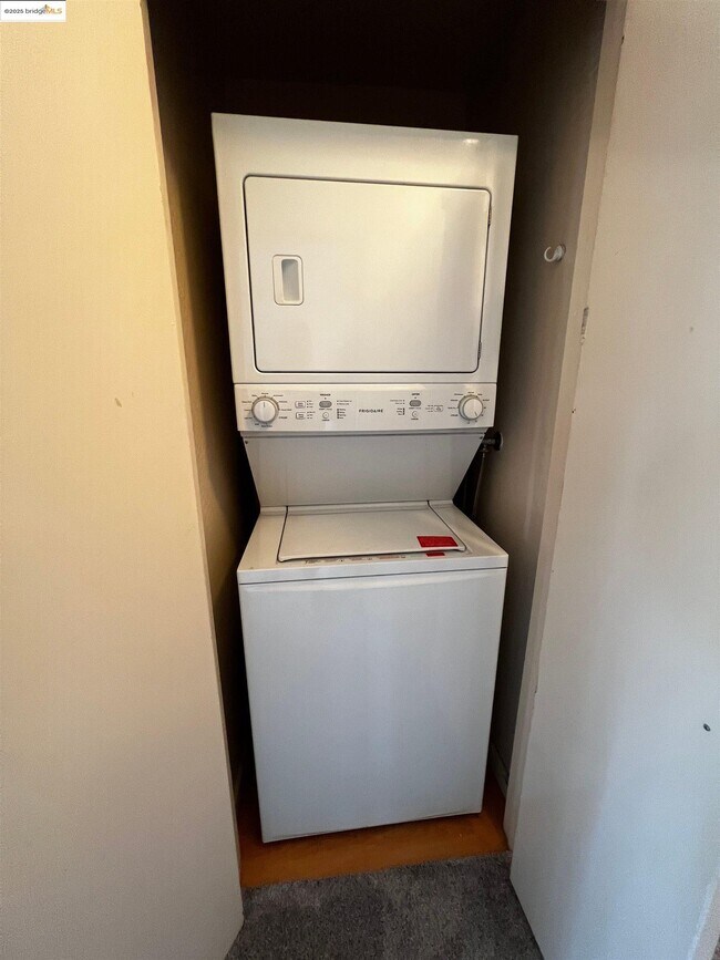 Building Photo - 1455 Latour Ln