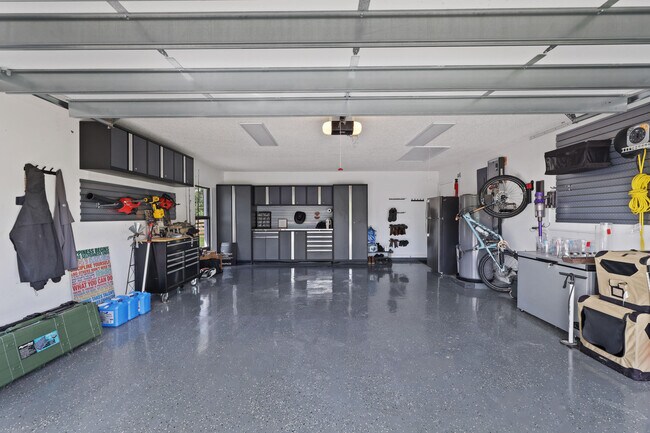 Building Photo - 14704 Black Bear Rd