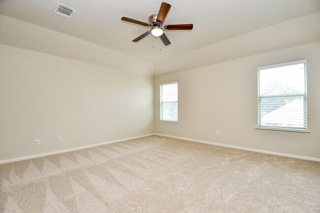 Building Photo - 2707 Silk Tree Ln