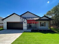 Building Photo - Stylish 3 Bed, 2 Bath Home in Gated Lakesi...