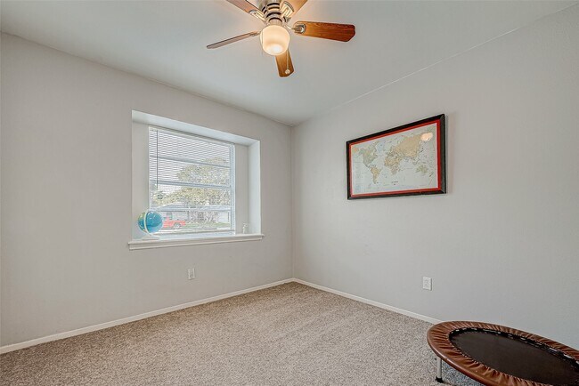 Building Photo - 4731 Casemont Dr