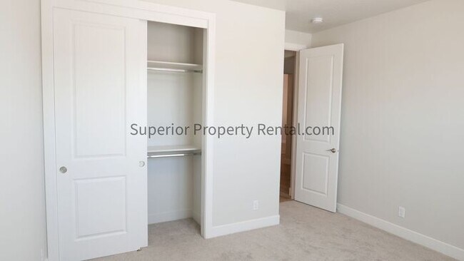 Building Photo - Newer 3 Bed, 2 Bath home in Brio