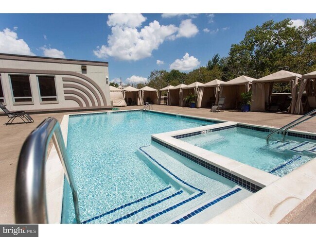 Building Photo - 201 N 8th St