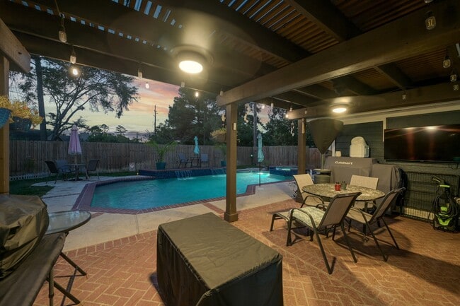 Building Photo - 1507 Buchans Dr