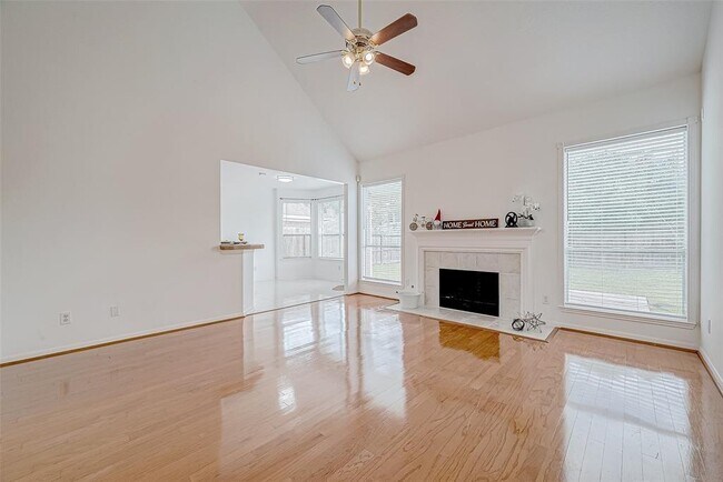 Building Photo - 6819 Oakbranch Manor Ln