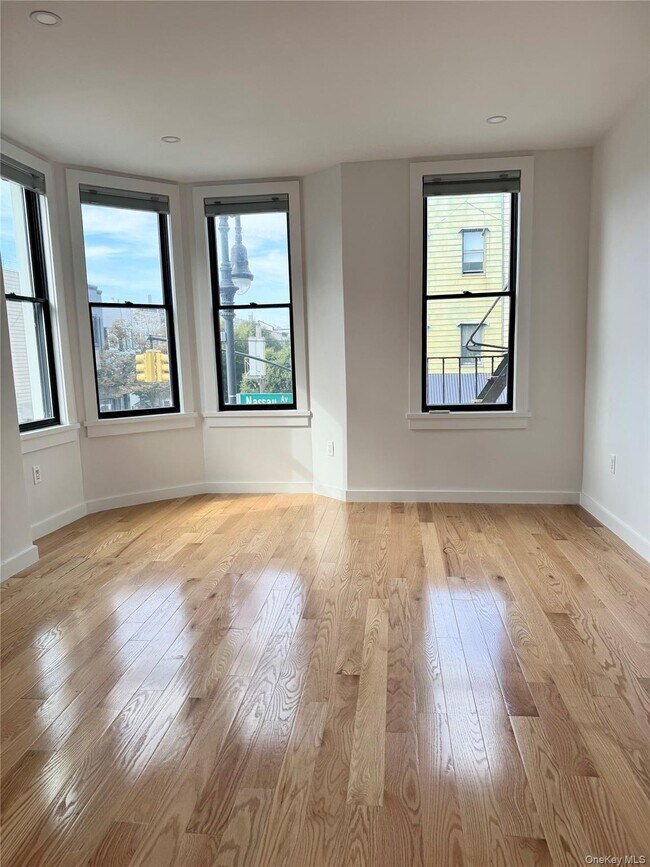 Building Photo - 192 Nassau Ave
