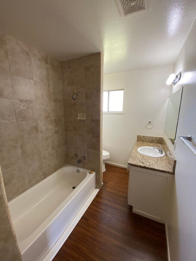 Building Photo - Tulare Home for Rent coming soon!