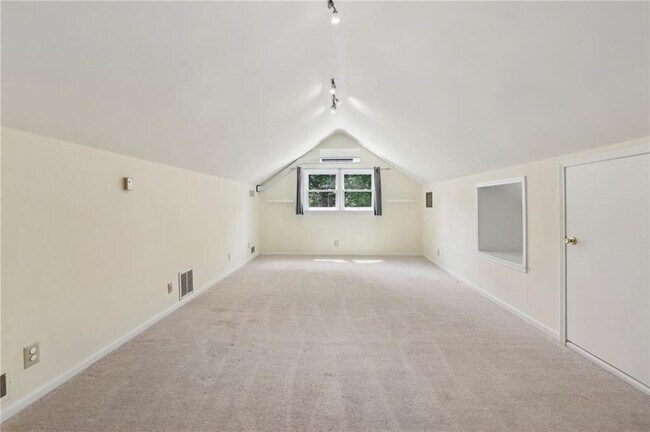 Building Photo - 5653 Trowbridge Dr