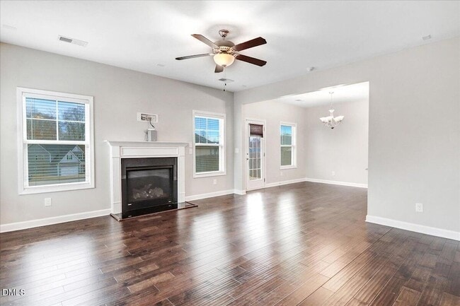 Building Photo - 281 E Webber Ln