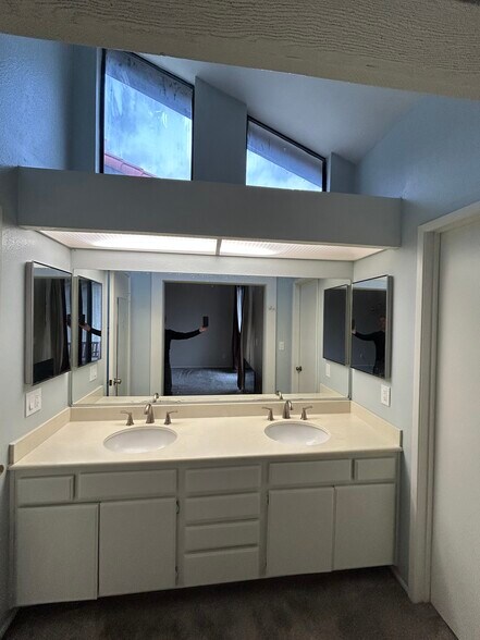 Building Photo - 209 Judah Ln