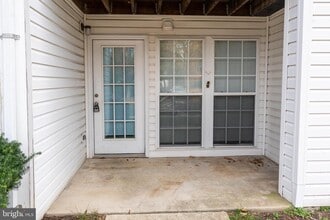 Building Photo - 701 Harvest Run Dr