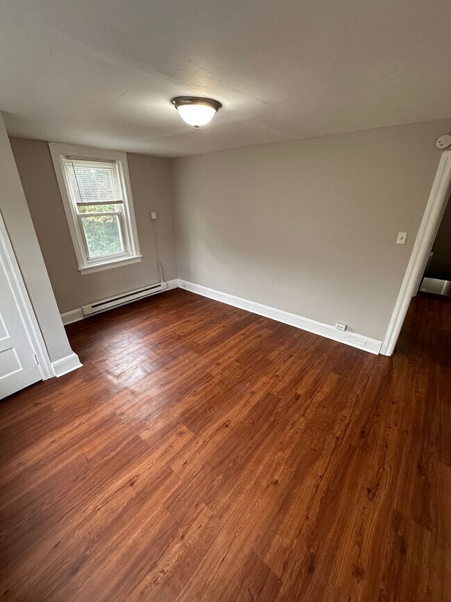 Building Photo - 101 N Gross St