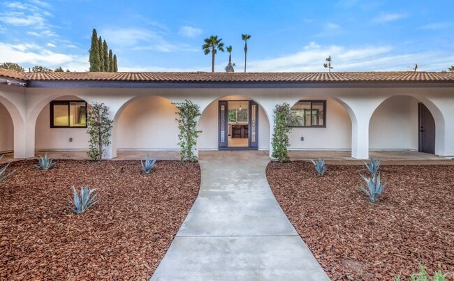 Building Photo - Charming Updated Home in Poway!