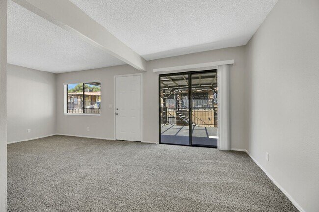 Building Photo - Cute 2 bedroom condo