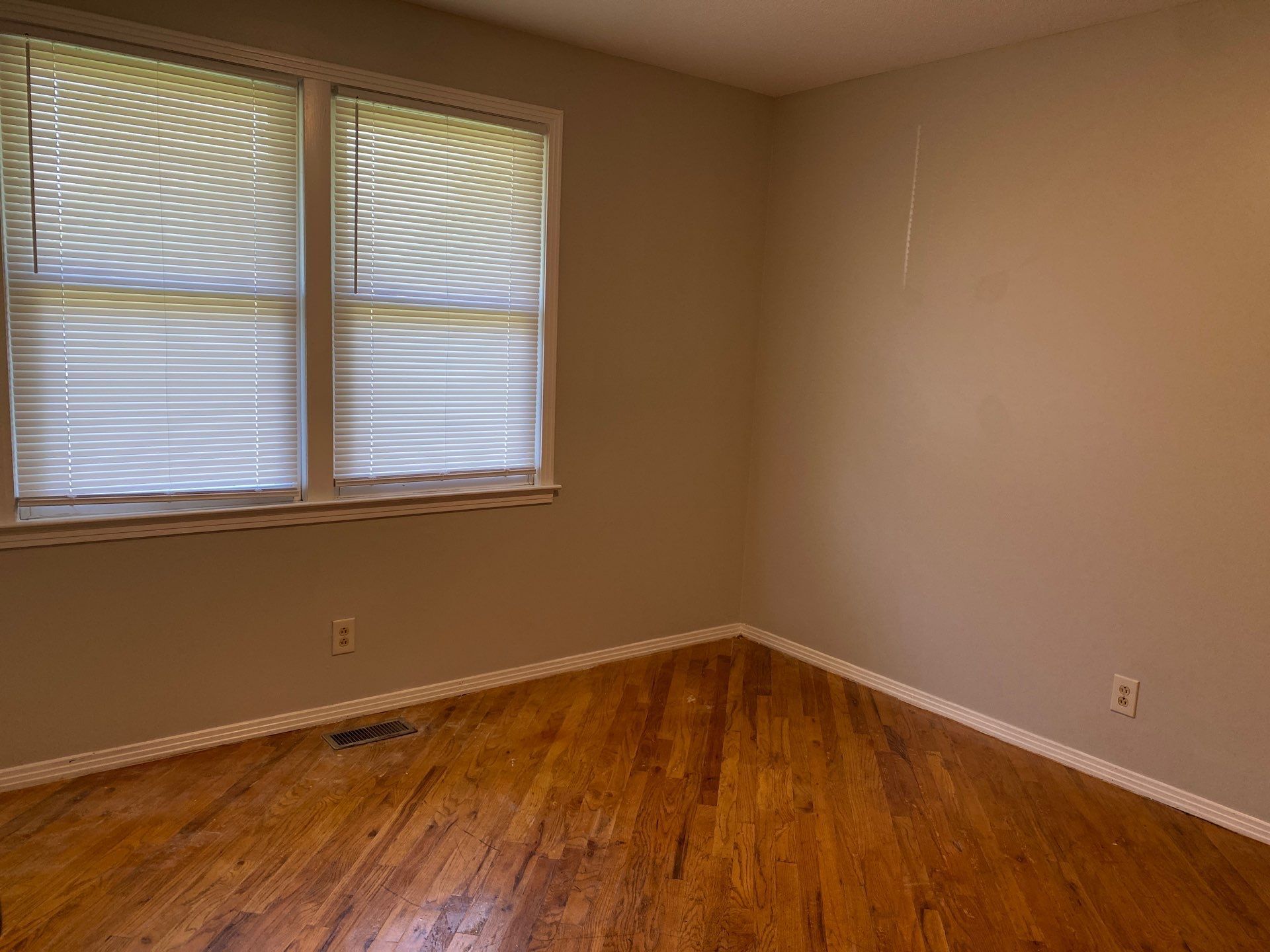 Building Photo - 27 Briarwood Ln