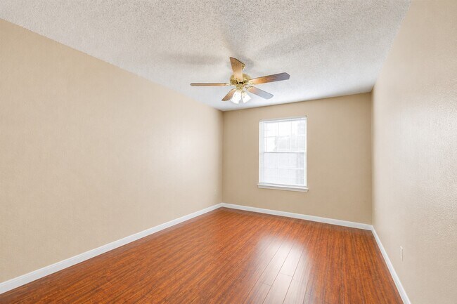 Building Photo - 2750 Holly Hall St