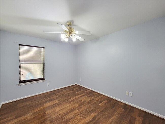 Building Photo - 19026 Yellow Thrush Dr