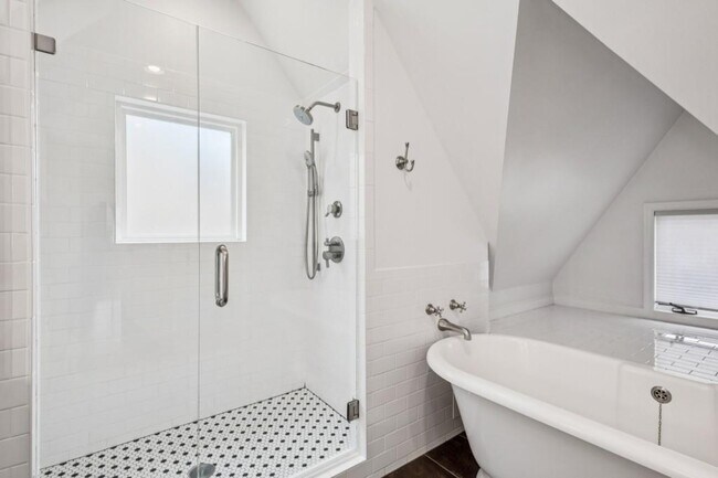 Building Photo - 1189 Reeder Cir NE