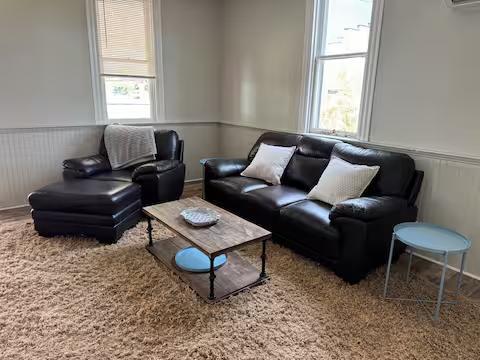 Building Photo - 302 W Potomac St