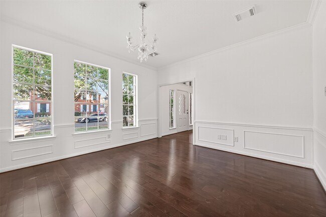 Building Photo - 2627 Double Lake Dr