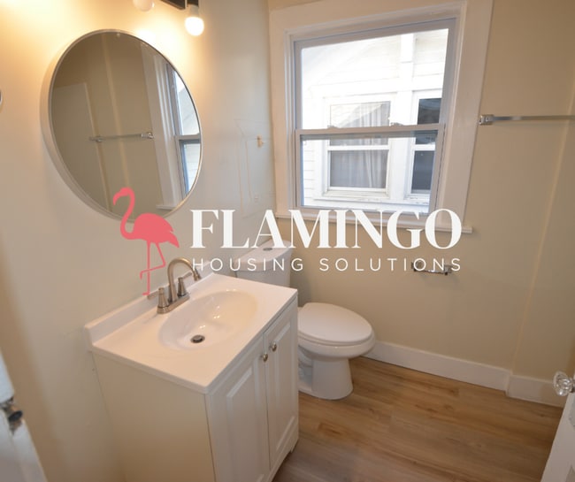 Building Photo - 1143 Vernon Dr