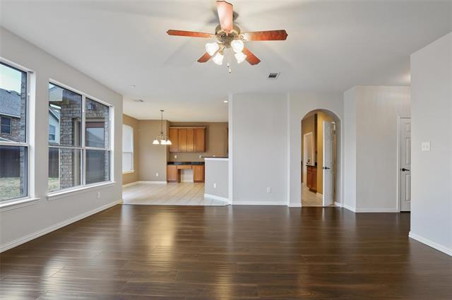 Building Photo - 628 Daisy Dr