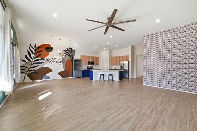 Building Photo - 8123 Cheyenne Hills Trail