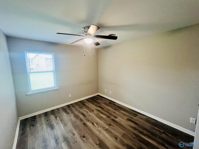 Building Photo - 1807 Graymont Ln SW